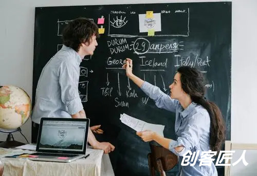 線(xiàn)上教育的優(yōu)點(diǎn)是什么？
